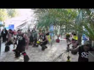 Danseurs des Iles Marquises sur les Champs-Elysées