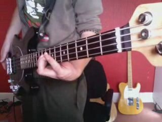 Learn simple bass riffs-Creep