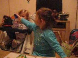 Elles partagent tout...même les repas!