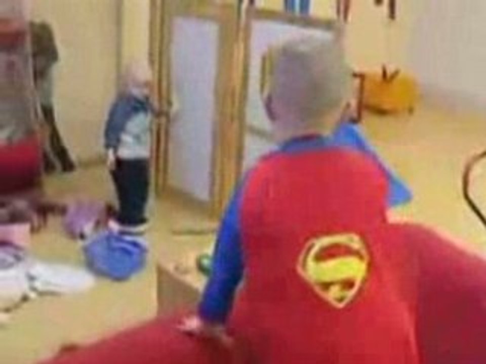 Moderator in Nachrichten - Lachanfall