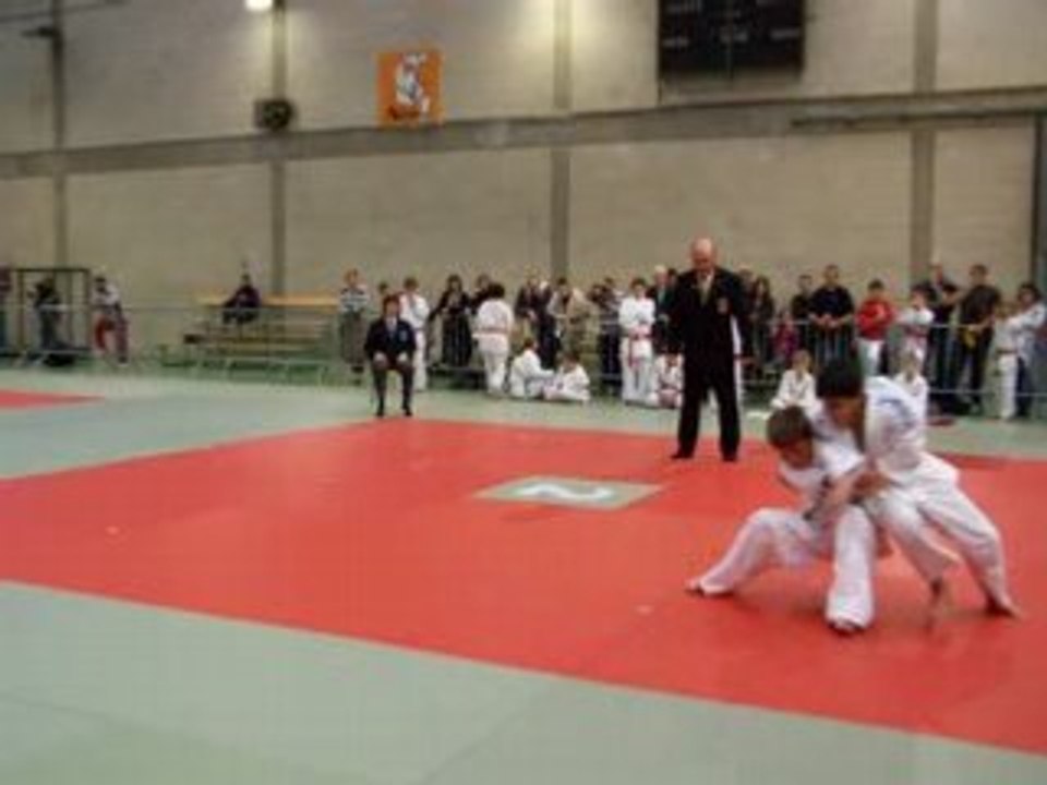 Nadim 1 er combat part 2 charleroi le 11-10-08