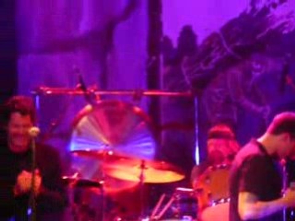 When The Levee Breaks by Led Zeppelin performed  CAL 2008