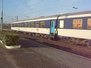 train spécial:bb 67430 multiservice avec quelques voitures