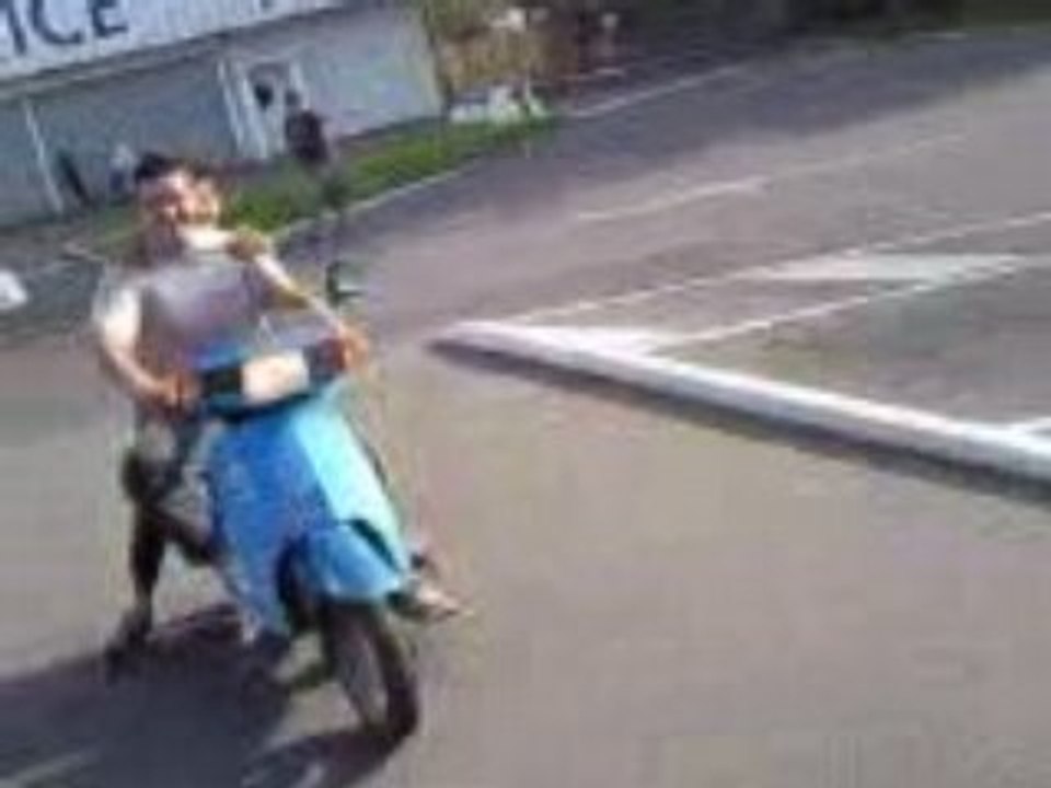 fai le fou en scooter