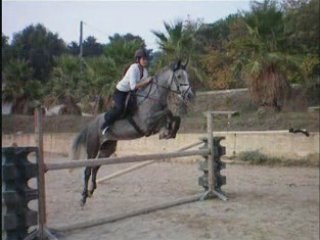 Lana, saut d'obstacle !