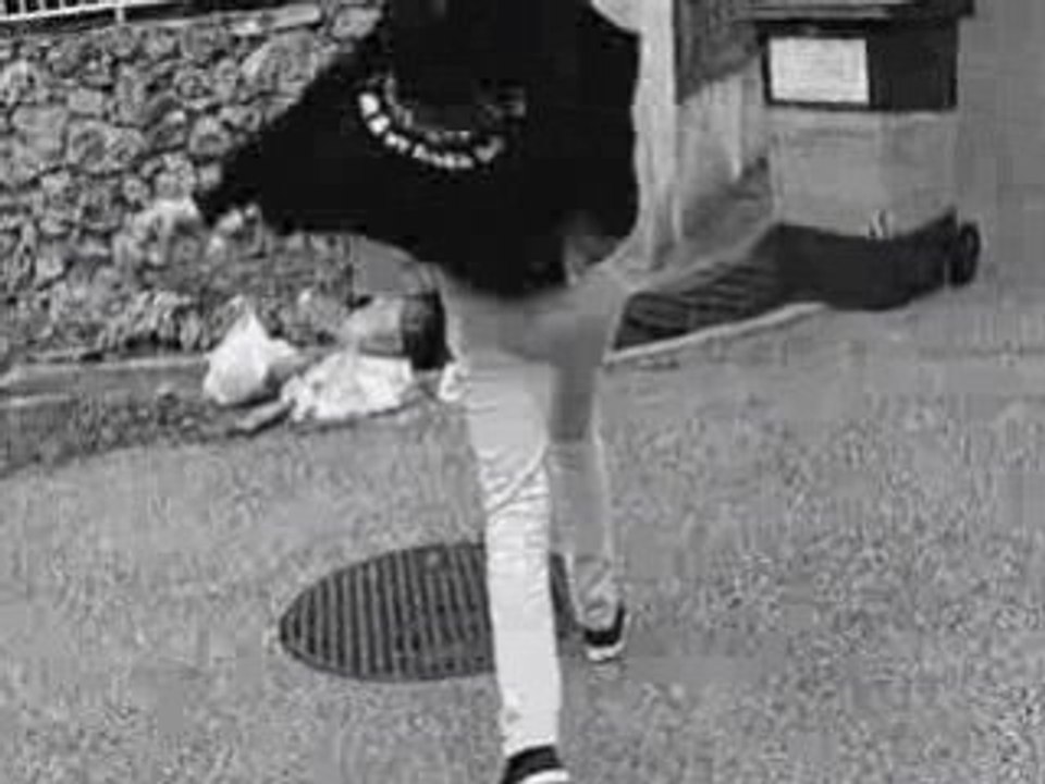 On Est Vraiment Trop Conne