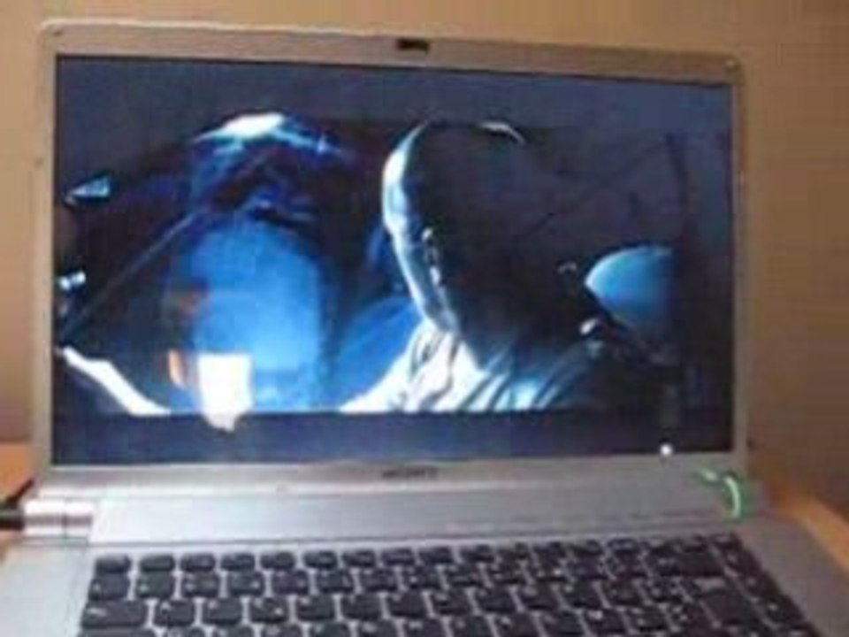 Sony Vaio FW11M - Blu ray Die Hard 4