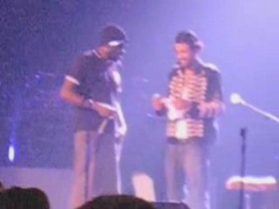 Patrice au Zenith sur scène avec Féfé (saian supa crew)