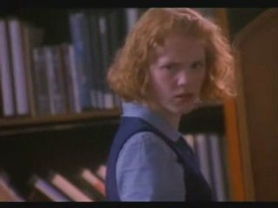 DON'T LOOK UNDER THE BED (1999) (4/10)