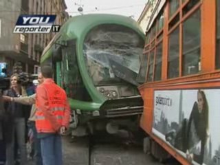 Due tram si scontrano a Milano