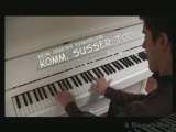 Komm Susser Tod au piano