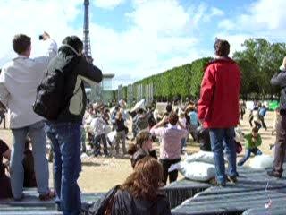 Pillow Fight 2 Paris 2006