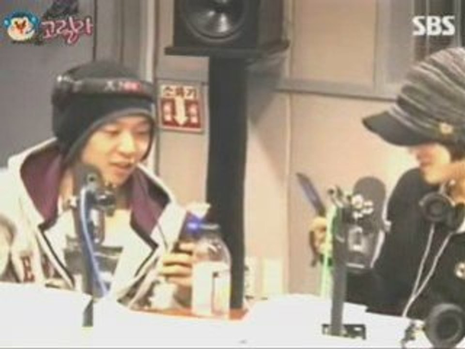 Jaechun cute moment at radio show