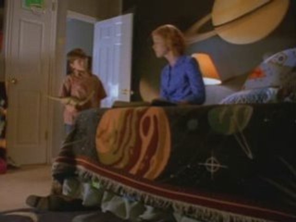 DON'T LOOK UNDER THE BED (1999) (7/10)