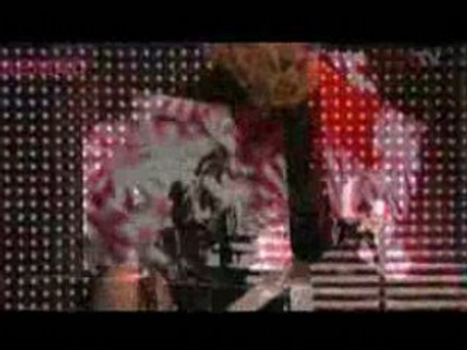 13102008_Madonna_Sticky_Sweet_Candy_Shop_Johnny_Live