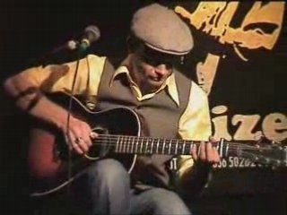 Tim Lothar Performs Acoustic Blues at Dadizele