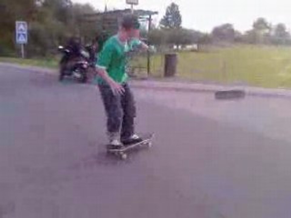Rock to fakie shove it+essai 360 pop shove it