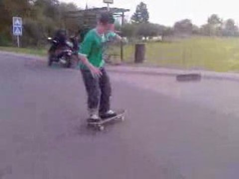Rock to fakie shove it+essai 360 pop shove it
