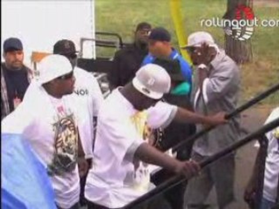 Young Berg Get his chain snatched!!