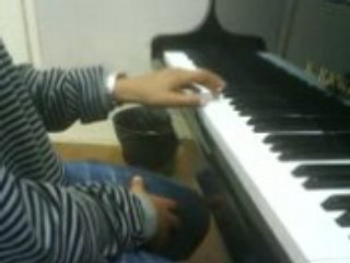 Wisdom joue la "Valse d'Amélie Poulain" de Yann Tiersen