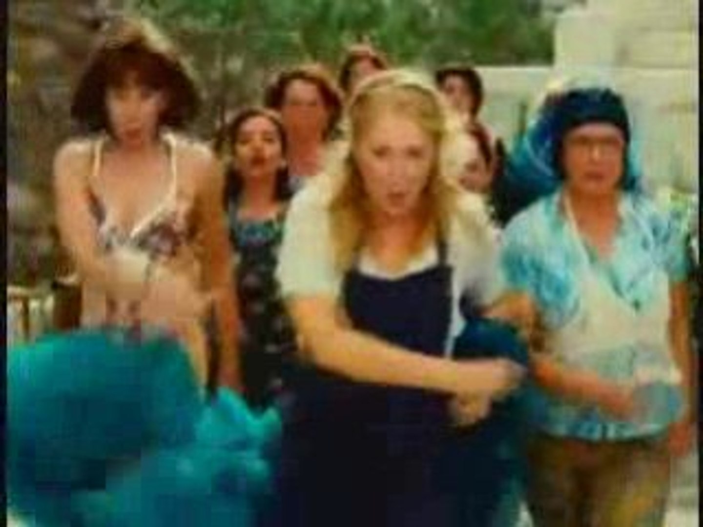 Meryl Streep - Dancing Queen from Mamma Mia - Dailymotion Video