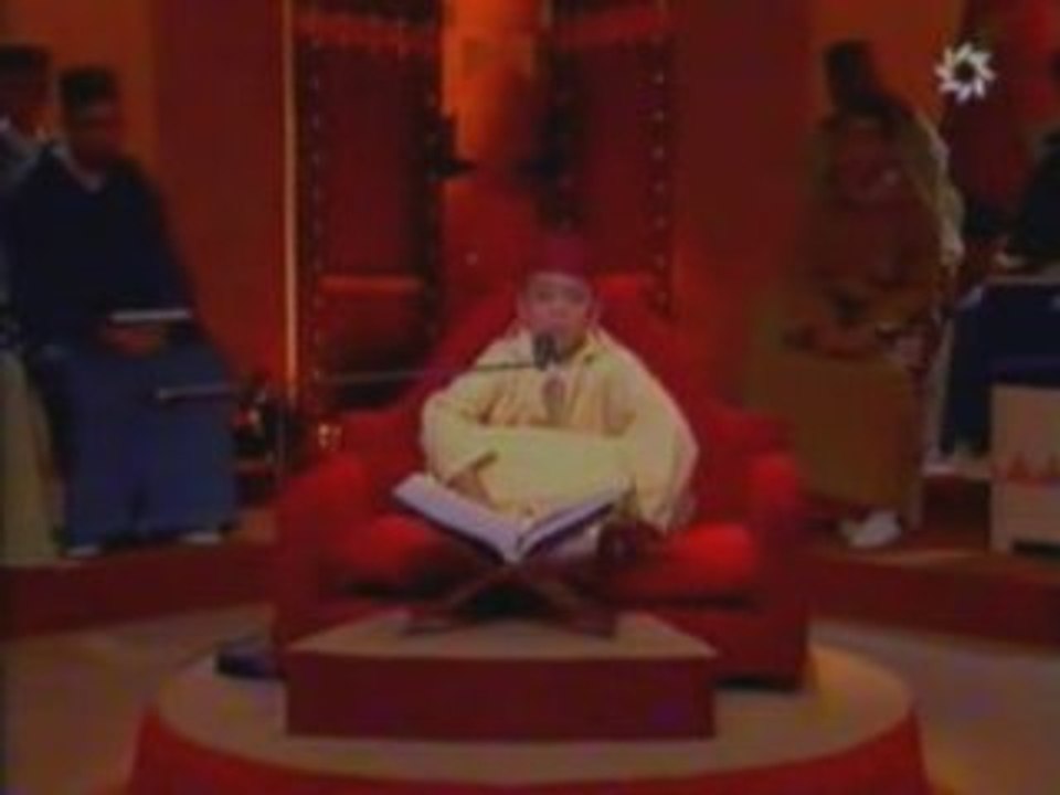 belle recitation du quran d'un enfan marocain