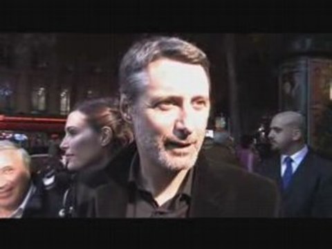 Tapis Rouge du film Coluche avec Antoine de Caunes
