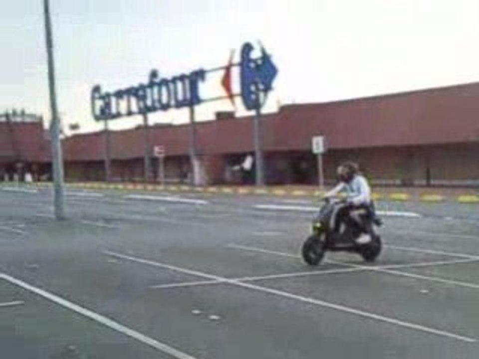 sa ser mon pote toto aka mon frere lol