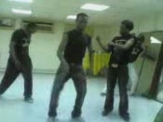 Ange d'afrik[ coupé décalé ]