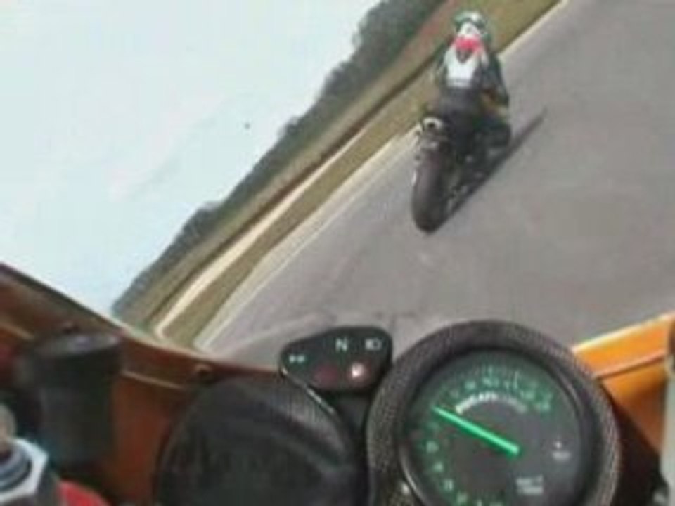 Ducati 748 vs CBR 1000rr - circuit de Bresse - 14.06.08
