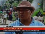Policias arremeten contra los indígenas en Colombia