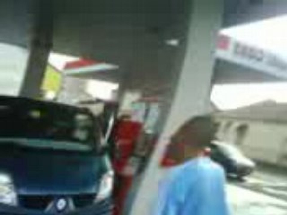 Station service marseillais bordeaux om fumis