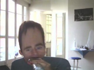 Wiwi égratigne "Too much heaven"