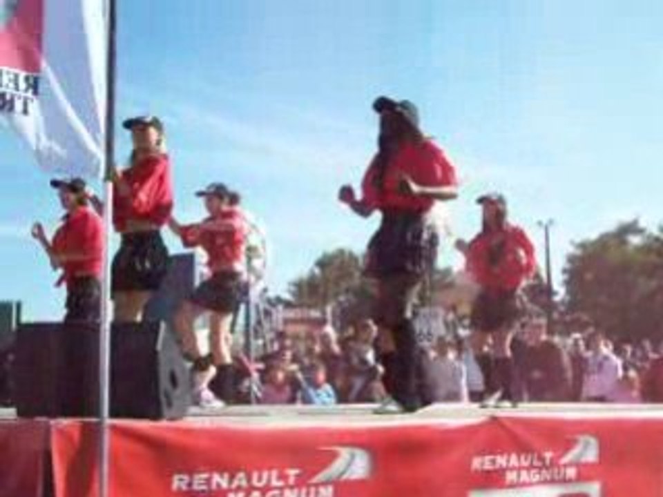 suite de l entracte avec les pompom girl
