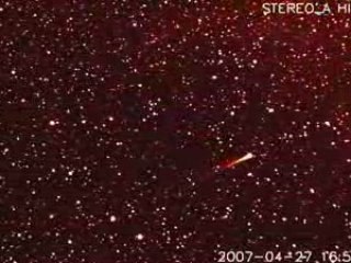 Stereo observe la comete Encke