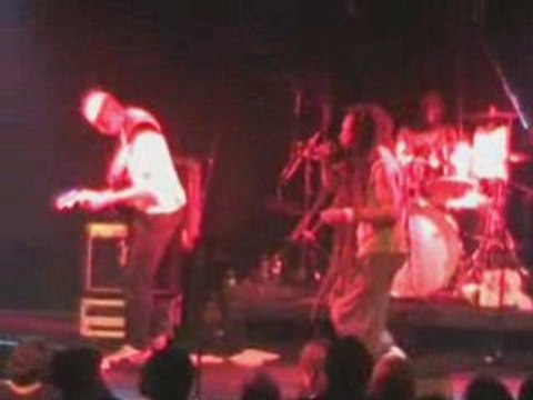 RAS DUMISANI sing DENNIS BROWN wip dem jah