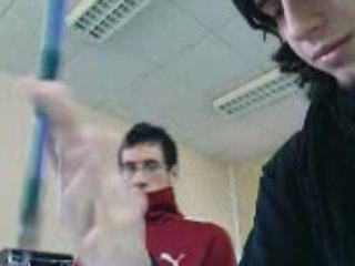 guyguy en force avec son stylo