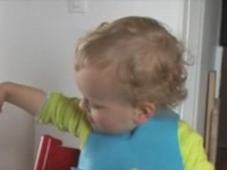 Maxence dine tout seul ou presque - 15.10.08