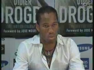 Football365 : Drogba présente son autobiographie