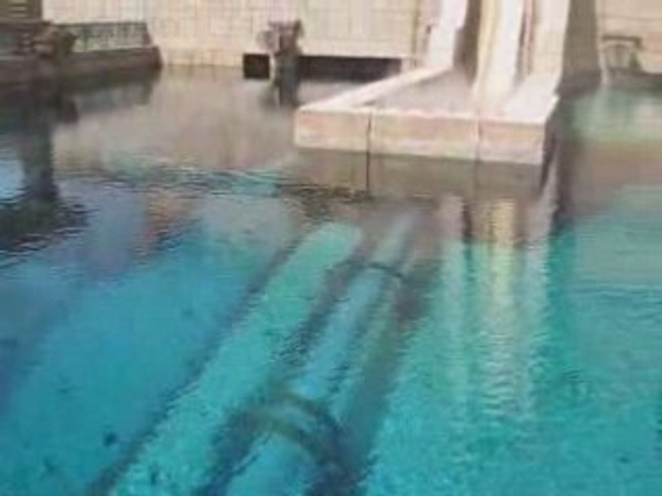 Atlantis Hotel Dubai and AquaAdventure - 30 metre slide