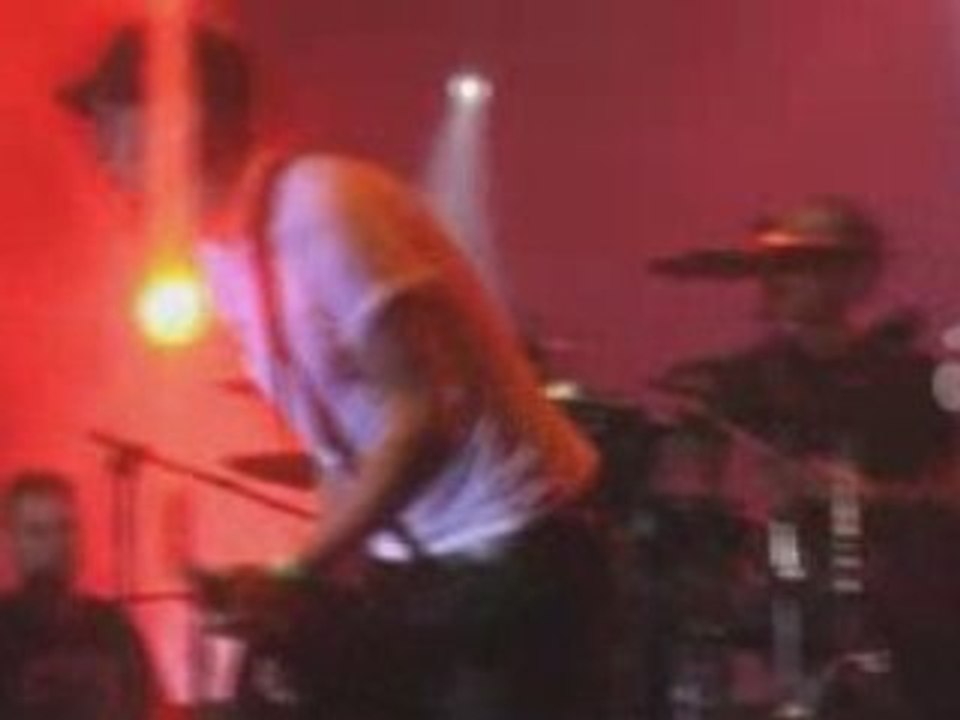 Millencolin-dance_craze-(espaco_das_americas_11-10-08)-georg