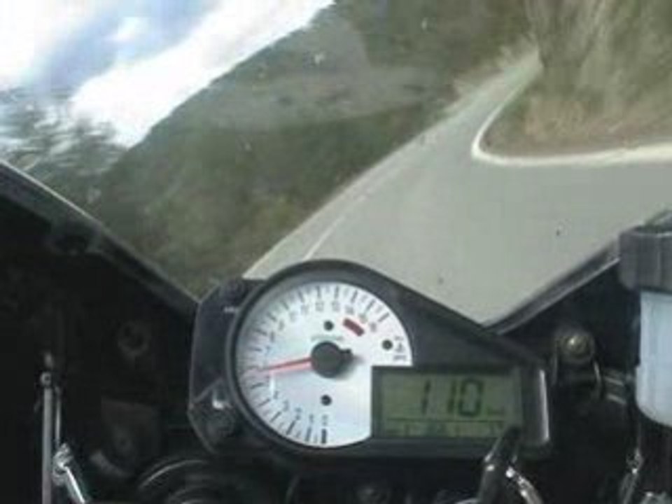 mon gsx-r sur une route d'espagne