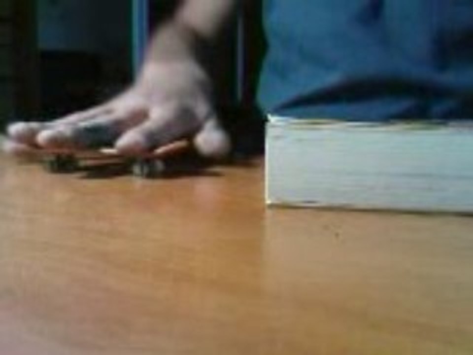 debut fingerskate (ollie)