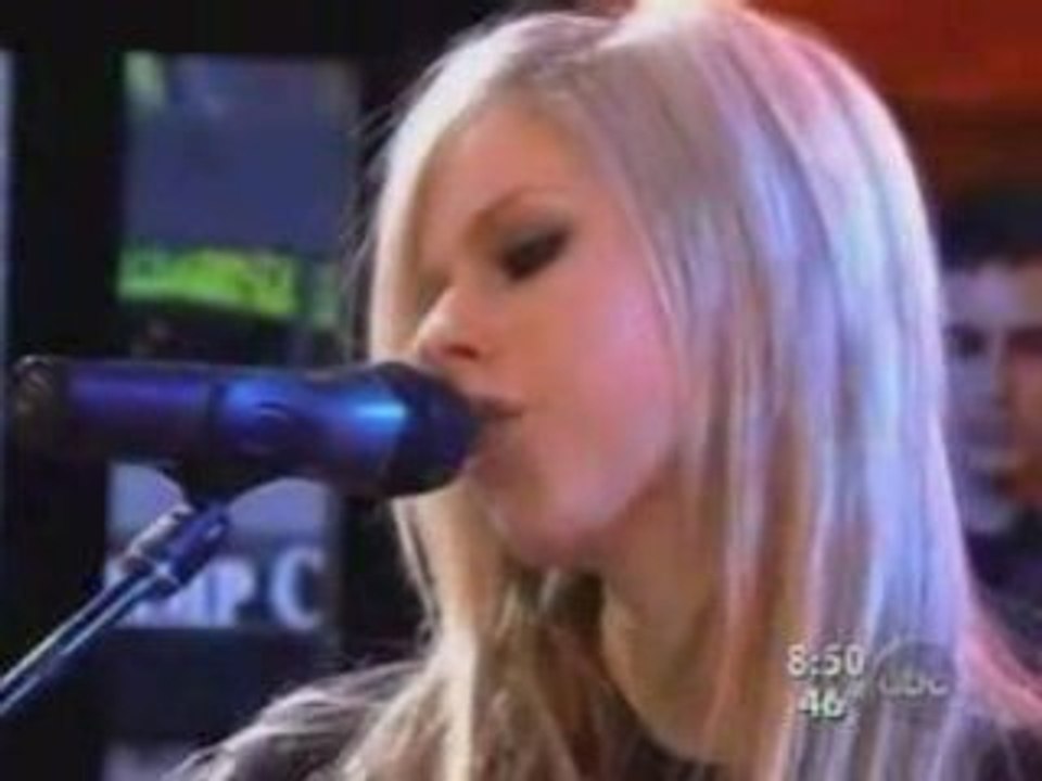 Avril Lavigne - Nobody's home acoustic