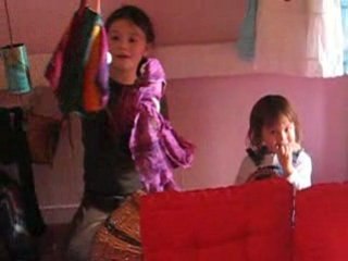 UN SPECTACLE THEATRAL PAR LOLA ET YUNA