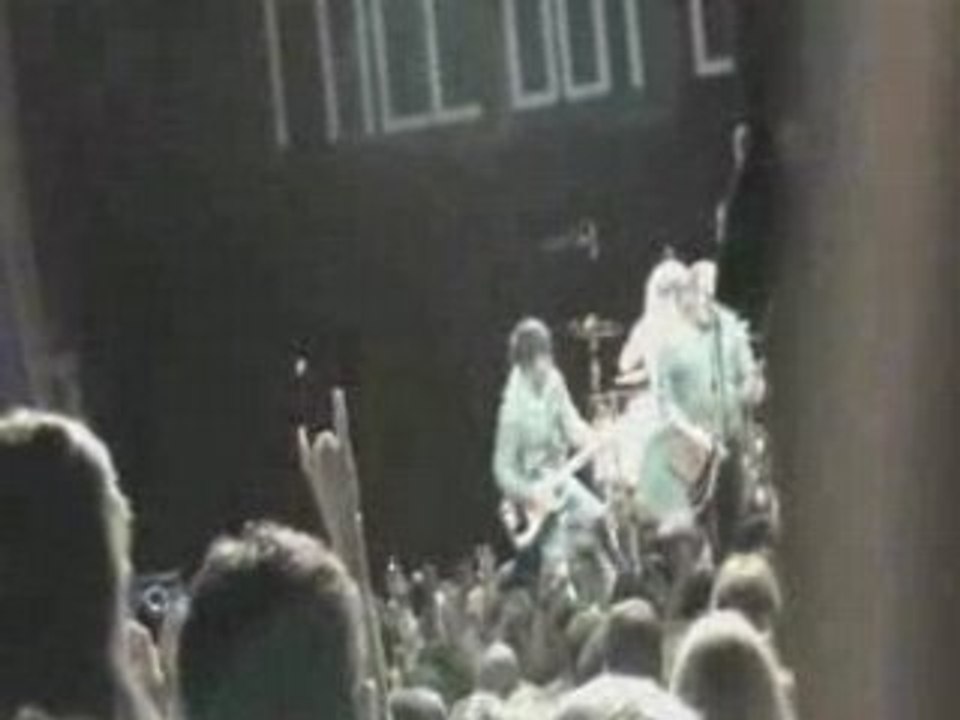 Fall Out Boy - A Little Less... 13/10/08, La Cigale, Paris