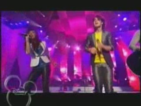 Jonas Brothers & Demi Lovato (Concert)