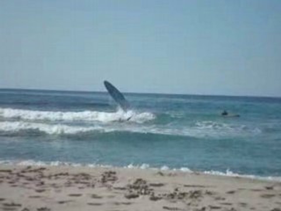 En arriere sur planche, belle gamelle