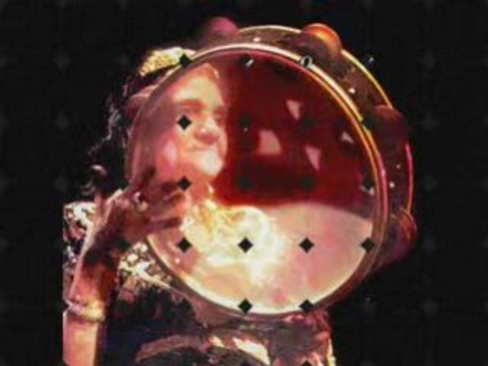 Najim rend hommage à Cheikha Rimitti