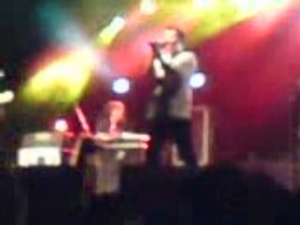 Strachy Na Lachy - A My Nie Chcemy Uciekać Stąd (Palladium